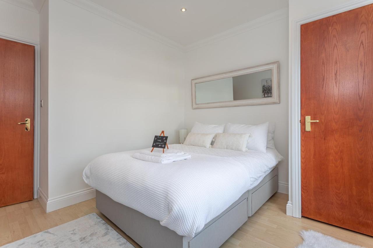 Luxury Granada Apartments - 1 & 2 Bed Flats W Free Parking Perfect For Contractors, Students Near The Beach Portsmouth Kültér fotó
