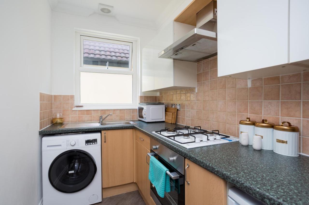 Luxury Granada Apartments - 1 & 2 Bed Flats W Free Parking Perfect For Contractors, Students Near The Beach Portsmouth Szoba fotó