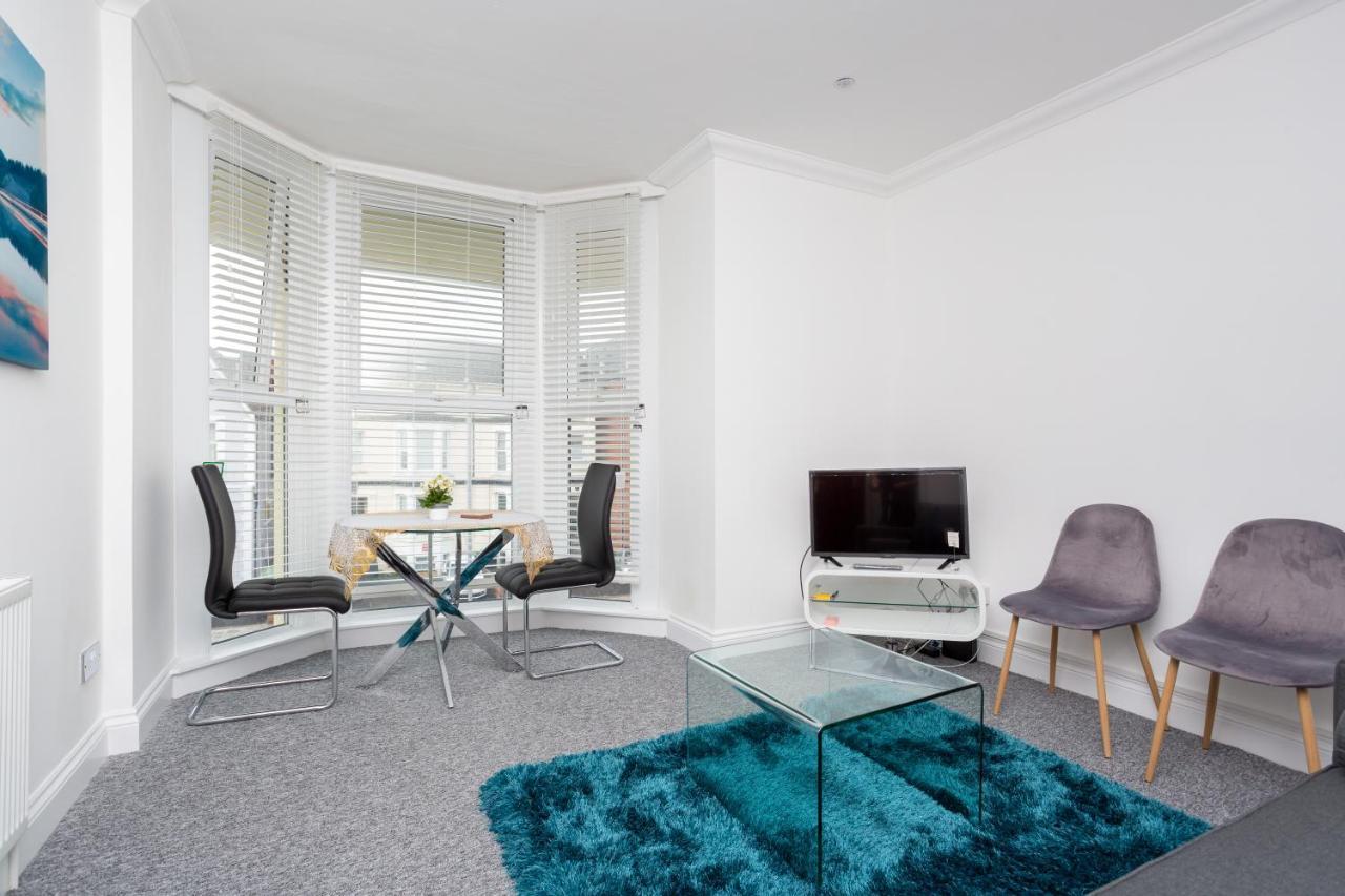 Luxury Granada Apartments - 1 & 2 Bed Flats W Free Parking Perfect For Contractors, Students Near The Beach Portsmouth Szoba fotó