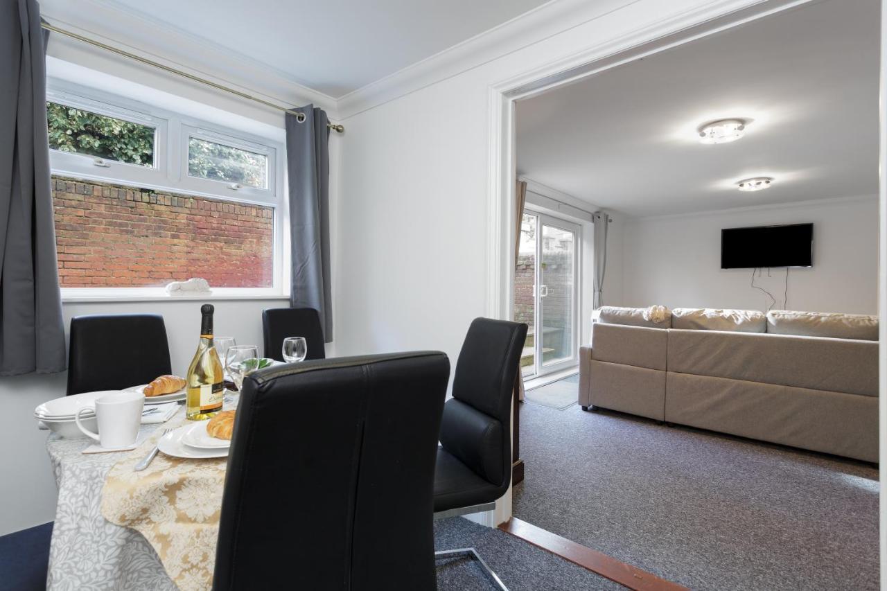 Luxury Granada Apartments - 1 & 2 Bed Flats W Free Parking Perfect For Contractors, Students Near The Beach Portsmouth Szoba fotó